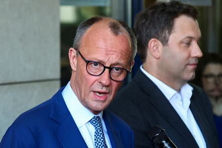 tagreuters.com2025binary_LYNXNPEL370ZQ-VIEWIMAGE