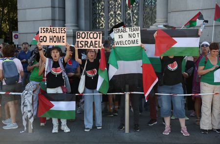 tagreuters.com2025binary_LYNXNPEL8D09N-VIEWIMAGE