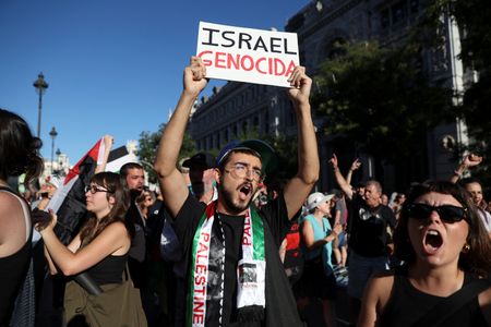 tagreuters.com2025binary_LYNXNPEL8D0DM-VIEWIMAGE