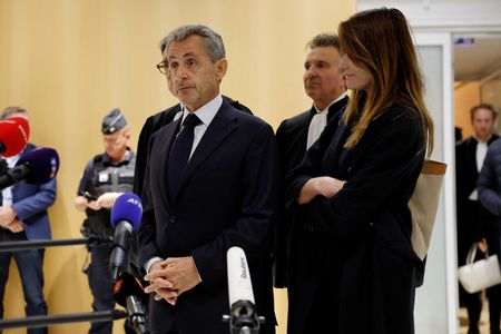 tagreuters.com2025binary_LYNXNPEL8O0KS-VIEWIMAGE