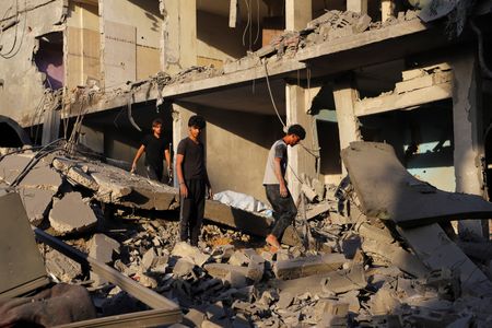 tagreuters.com2025binary_LYNXNPEL8P07B-VIEWIMAGE