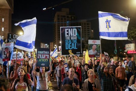 tagreuters.com2025binary_LYNXNPEL950G7-VIEWIMAGE