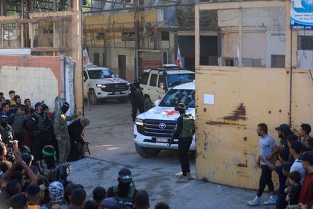 tagreuters.com2025binary_LYNXNPEL9C08D-VIEWIMAGE