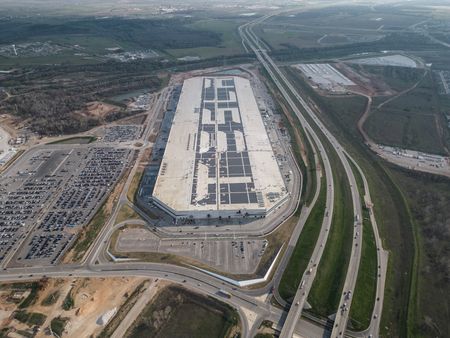 tagreuters.com2025binary_LYNXMPEL190E1-VIEWIMAGE