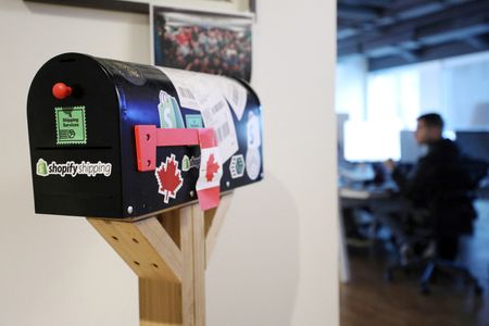 tagreuters.com2025binary_LYNXMPEL190EL-VIEWIMAGE