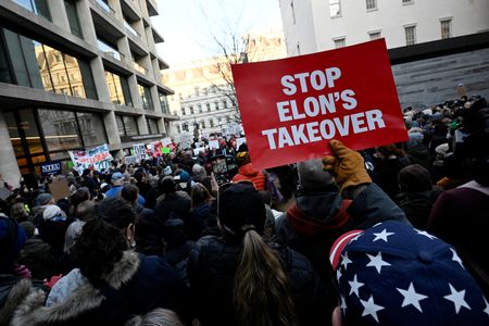 tagreuters.com2025binary_LYNXMPEL1B101-VIEWIMAGE