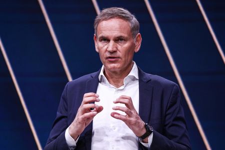 tagreuters.com2025binary_LYNXMPEL2A0DX-VIEWIMAGE