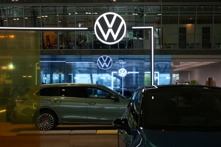 tagreuters.com2025binary_LYNXMPEL2A0K4-VIEWIMAGE