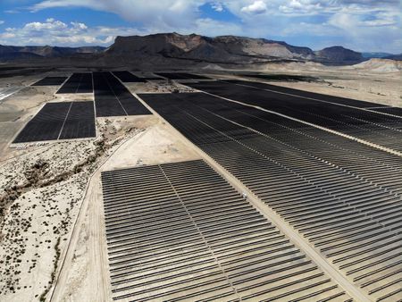 tagreuters.com2025binary_LYNXMPEL5H0H7-VIEWIMAGE