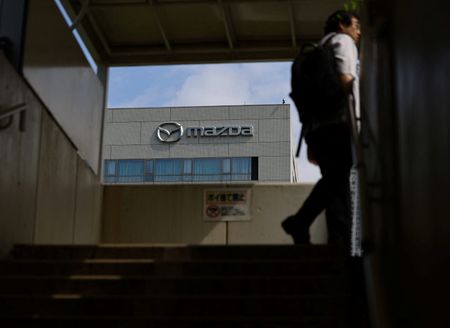 tagreuters.com2025binary_LYNXMPEL6G0EN-VIEWIMAGE