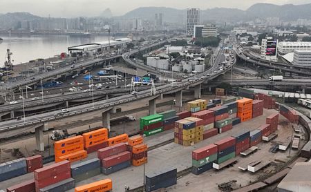 tagreuters.com2025binary_LYNXMPEL6K10G-VIEWIMAGE