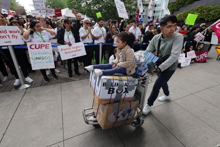 tagreuters.com2025binary_LYNXMPEL7G09H-VIEWIMAGE