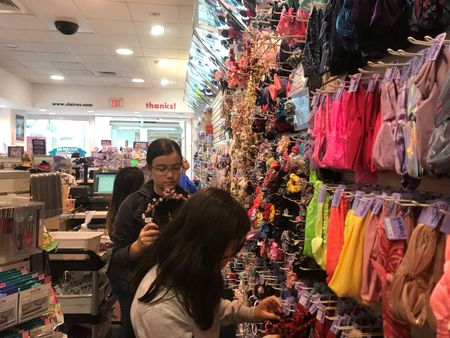 tagreuters.com2025binary_LYNXMPEL7J098-VIEWIMAGE