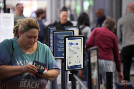 tagreuters.com2025binary_LYNXMPEL9L0HT-VIEWIMAGE