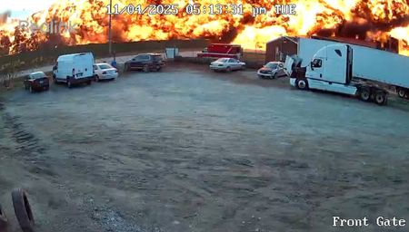 tagreuters.com2025binary_LYNXMPELA40CD-VIEWIMAGE