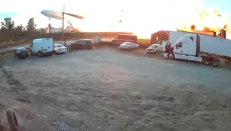 tagreuters.com2025binary_LYNXMPELA40CE-VIEWIMAGE