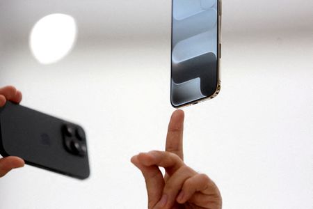 tagreuters.com2025binary_LYNXMPELA416O-VIEWIMAGE