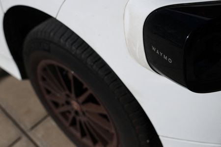 tagreuters.com2025binary_LYNXMPELB312X-VIEWIMAGE