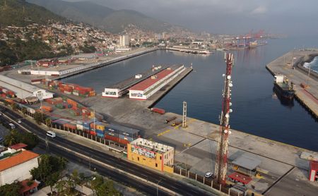 tagreuters.com2025binary_LYNXNPEL230RV-VIEWIMAGE