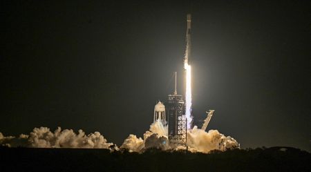 tagreuters.com2025binary_LYNXNPEL260KJ-VIEWIMAGE