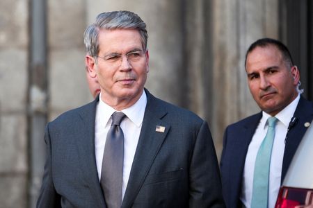 tagreuters.com2025binary_LYNXNPEL8F0IN-VIEWIMAGE