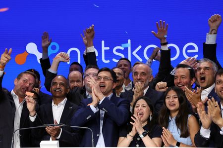 tagreuters.com2025binary_LYNXNPEL8H0UH-VIEWIMAGE