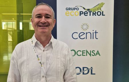 tagreuters.com2025binary_LYNXNPEL8H11M-VIEWIMAGE