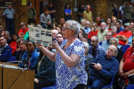 tagreuters.com2024binary_LYNXMPEK490C1-VIEWIMAGE