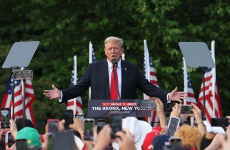 tagreuters.com2024binary_LYNXMPEK520WJ-VIEWIMAGE