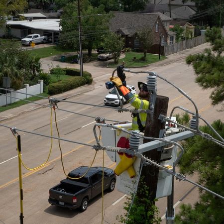 tagreuters.com2024binary_LYNXMPEK7F0JC-VIEWIMAGE