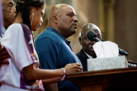 tagreuters.com2025binary_LYNXMPEL1C016-VIEWIMAGE