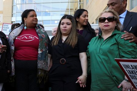 tagreuters.com2025binary_LYNXMPEL3F10S-VIEWIMAGE