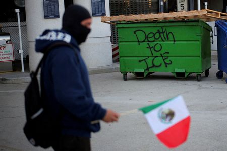 tagreuters.com2025binary_LYNXMPEL560BV-VIEWIMAGE