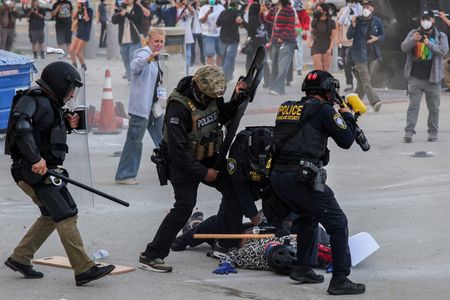 tagreuters.com2025binary_LYNXMPEL560BY-VIEWIMAGE