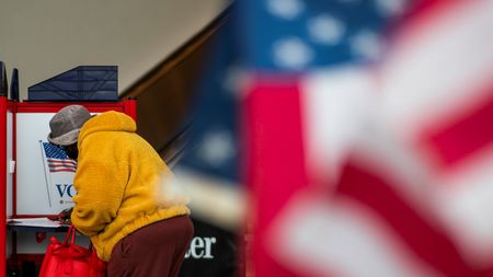 tagreuters.com2025binary_LYNXMPEL6H008-VIEWIMAGE