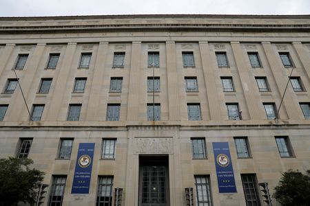 tagreuters.com2025binary_LYNXMPEL6S156-VIEWIMAGE