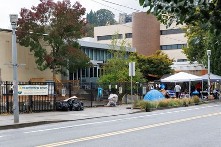 tagreuters.com2025binary_LYNXMPELA4171-VIEWIMAGE