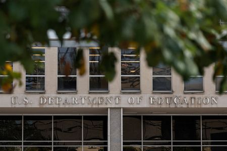 tagreuters.com2025binary_LYNXMPELAG0VY-VIEWIMAGE