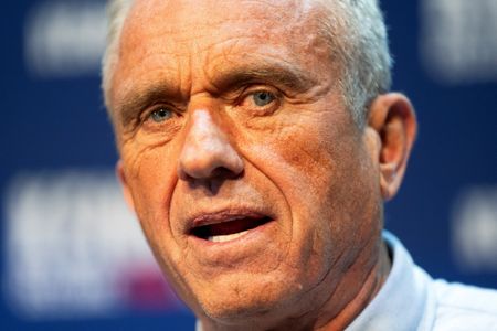 tagreuters.com2025binary_LYNXMPELBG15L-VIEWIMAGE