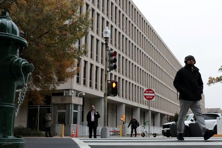 tagreuters.com2025binary_LYNXMPELBG183-VIEWIMAGE