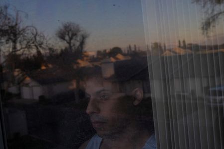 tagreuters.com2025binary_LYNXNPEL1E043-VIEWIMAGE