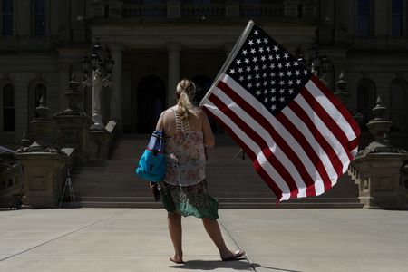 tagreuters.com2025binary_LYNXNPEL1J0E0-VIEWIMAGE