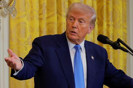 tagreuters.com2025binary_LYNXNPEL1O0TM-VIEWIMAGE