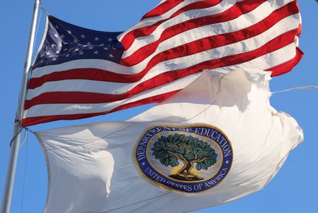 tagreuters.com2025binary_LYNXNPEL2O12S-VIEWIMAGE