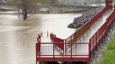 tagreuters.com2025binary_LYNXNPEL350BP-VIEWIMAGE