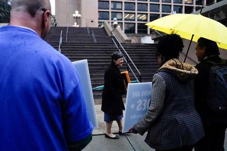 tagreuters.com2025binary_LYNXNPEL360Z0-VIEWIMAGE