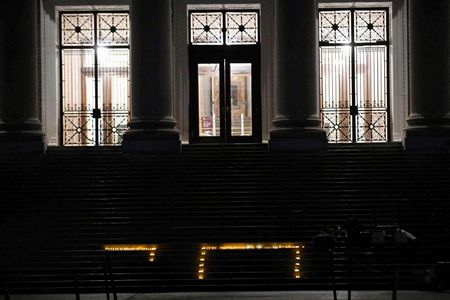 tagreuters.com2025binary_LYNXNPEL3610G-VIEWIMAGE