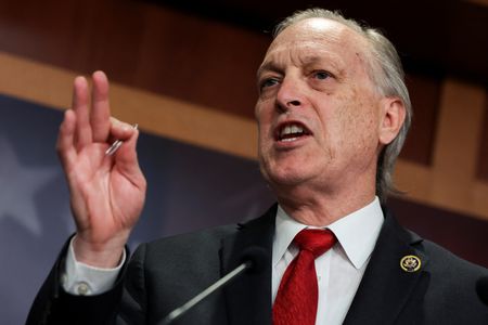 tagreuters.com2025binary_LYNXNPEL370VE-VIEWIMAGE