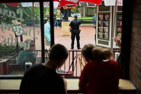 tagreuters.com2025binary_LYNXNPEL510ZG-VIEWIMAGE