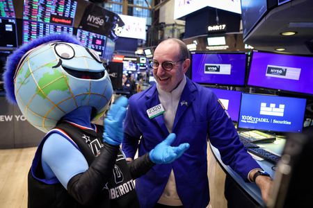 tagreuters.com2024binary_LYNXNPEK1M0MG-VIEWIMAGE